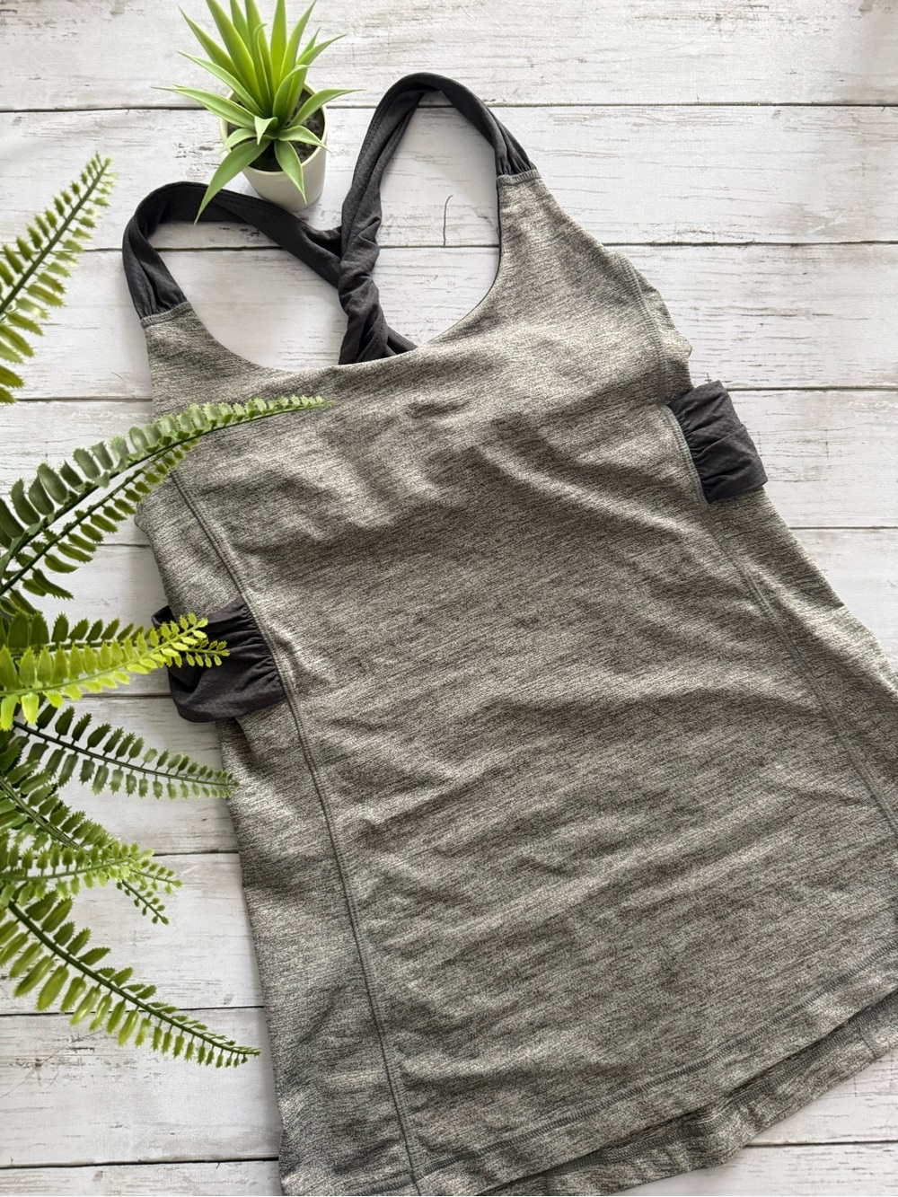 lululemon Twist & Turn Tank Heathered Black / Black Built-In Bra – Size 8